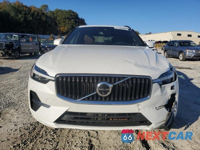 Piąte zdjęcie samochodu w środku: 2022 VOLVO XC60 B5 MOMENTUM VIN:YV4L12DKXN1925840 - miniatura