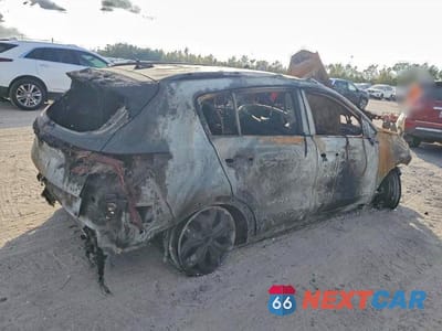 Trzecie zdjęcie samochodu z tyłu: 2020 KIA SPORTAGE EX VIN:KNDPN3AC1L7818116 - miniatura