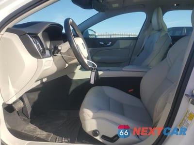 Zdjęcie 7 z 11 samochodu: 2020 VOLVO V60 T5 MOMENTUM VIN:YV1102EK0L2376887 - miniatura