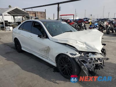 Czwarte zdjęcie samochodu z boku: 2010 MERCEDES-BENZ C 300 VIN:WDDGF5EB7AR128646 - miniatura