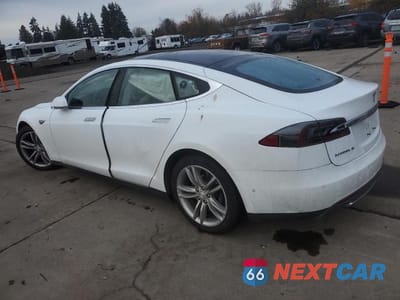 Drugie zdjęcie samochodu z przodu: 2015 TESLA MODEL S 85D VIN:5YJSA1H2XFFP70380 - miniatura
