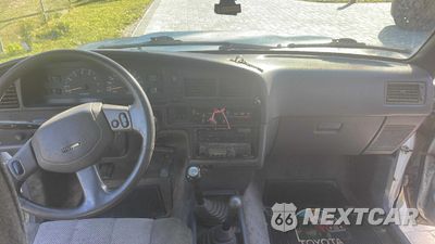 Zdjęcie 9 z 11 samochodu: 1989 TOYOTA PICKUP 1/2 TON EXTRA LONG WHEELBASE SR5 VIN:JT4VN13G2K5013277 - miniatura
