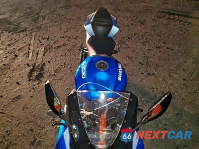 Piąte zdjęcie samochodu w środku: 2023 SUZUKI GSX-R600 VIN:JS1GN7FA8P7100433 - miniatura