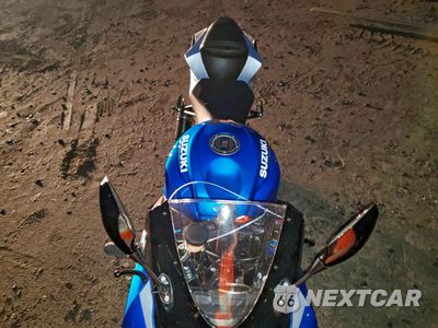 Piąte zdjęcie samochodu w środku: 2023 SUZUKI GSX-R600 VIN:JS1GN7FA8P7100433 - miniatura