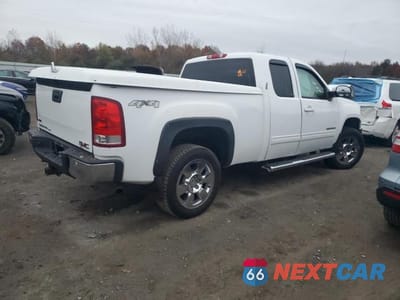 Trzecie zdjęcie samochodu z tyłu: 2011 GMC SIERRA K1500 SLT VIN:1GTR2WE37BZ438262 - miniatura