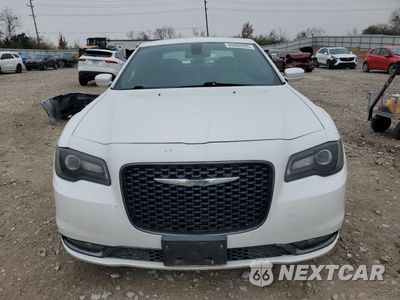 Piąte zdjęcie samochodu w środku: 2015 CHRYSLER 300 S VIN:2C3CCABG6FH828471 - miniatura