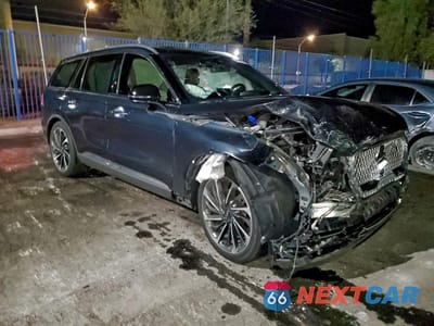 Czwarte zdjęcie samochodu z boku: 2023 LINCOLN AVIATOR RESERVE VIN:5LM5J7WCXPGL05075 - miniatura