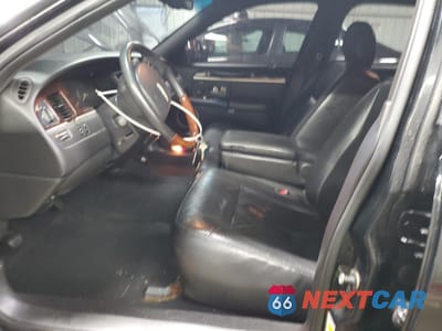 Zdjęcie 7 z 12 samochodu: 2010 LINCOLN TOWN CAR SIGNATURE LIMITED VIN:2LNBL8CV5AX750787 - miniatura