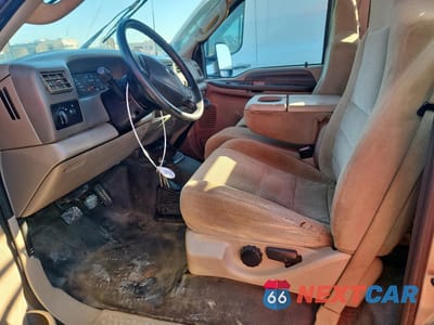 Piąte zdjęcie samochodu w środku: 2003 FORD F350 SUPER DUTY VIN:1FDWF37F93EA59958 - miniatura