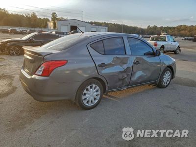 Trzecie zdjęcie samochodu z tyłu: 2017 NISSAN VERSA S VIN:3N1CN7AP7HL833329 - miniatura