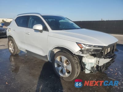 Czwarte zdjęcie samochodu z boku: 2021 VOLVO XC40 T5 MOMENTUM VIN:YV4162UK4M2486524 - miniatura