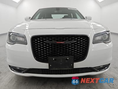 Piąte zdjęcie samochodu w środku: 2023 CHRYSLER 300 S VIN:2C3CCABGXPH637038 - miniatura