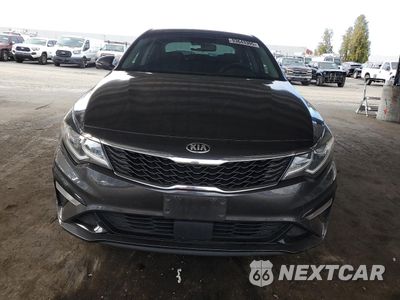 Piąte zdjęcie samochodu w środku: 2019 KIA OPTIMA LX VIN:5XXGT4L3XKG329650 - miniatura