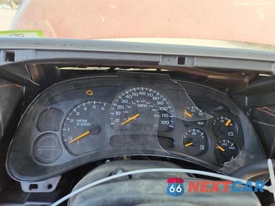 Zdjęcie 9 z 12 samochodu: 2004 CHEVROLET SUBURBAN K1500 VIN:3GNFK16Z74G118555 - miniatura