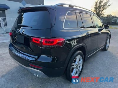 Trzecie zdjęcie samochodu z tyłu: 2020 MERCEDES-BENZ GLB 250 VIN:W1N4M4GB2LW019423 - miniatura