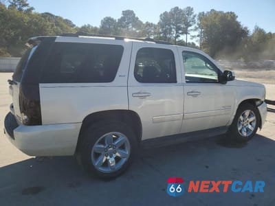 Trzecie zdjęcie samochodu z tyłu: 2014 GMC YUKON SLT VIN:1GKS1CE07ER100684 - miniatura