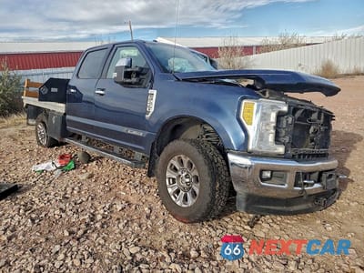 Czwarte zdjęcie samochodu z boku: 2017 FORD F250 SUPER DUTY FLATBED TRUCK VIN:1FT7W2BT8HEE83364 - miniatura