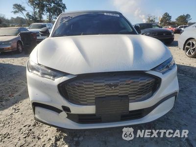 Piąte zdjęcie samochodu w środku: 2021 FORD MUSTANG MACH-E PREMIUM VIN:3FMTK3R74MMA02213 - miniatura