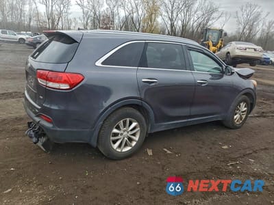 Trzecie zdjęcie samochodu z tyłu: 2016 KIA SORENTO LX VIN:5XYPG4A34GG081289 - miniatura
