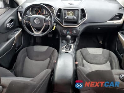 Zdjęcie 8 z 13 samochodu: 2018 JEEP CHEROKEE LATITUDE VIN:1C4PJMCB9JD574767 - miniatura