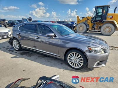 Czwarte zdjęcie samochodu z boku: 2013 LEXUS LS 460 L VIN:JTHDL1EFXD5005807 - miniatura