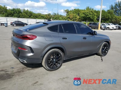 Trzecie zdjęcie samochodu z tyłu: 2022 BMW X6 XDRIVE40I VIN:5UXCY6C01N9L02760 - miniatura