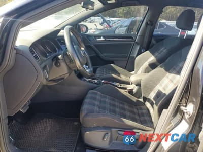Zdjęcie 7 z 11 samochodu: 2017 VOLKSWAGEN GTI S/SE VIN:3VW447AU3HM064989 - miniatura