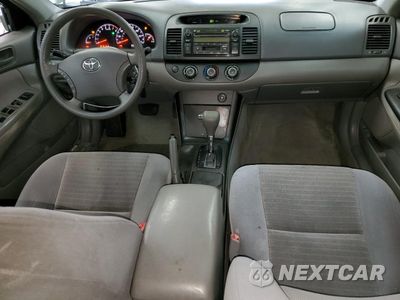 Zdjęcie 8 z 14 samochodu: 2005 TOYOTA CAMRY LE VIN:4T1BE32K25U551066 - miniatura