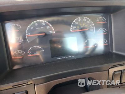 Zdjęcie 8 z 10 samochodu: 2017 VOLVO VNL SEMI TRUCK VIN:4V4N39TG5HN988079 - miniatura