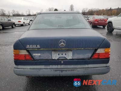 Zdjęcie 6 z 12 samochodu: 1987 MERCEDES-BENZ 300 E VIN:WDBEA30DGHA521950 - miniatura