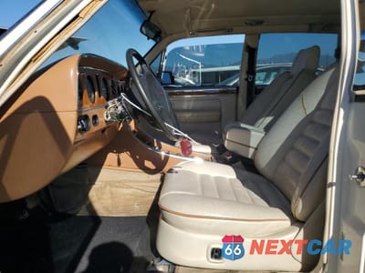 Zdjęcie 7 z 12 samochodu: 1990 BENTLEY TURBO R VIN:SCBZR03D7LCX33406 - miniatura