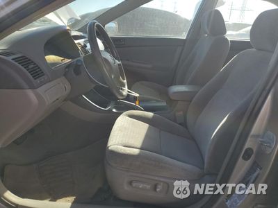 Zdjęcie 7 z 12 samochodu: 2004 TOYOTA CAMRY LE VIN:4T1BE32K24U918594 - miniatura