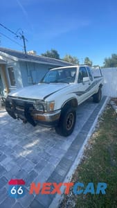 Drugie zdjęcie samochodu z przodu: 1989 TOYOTA PICKUP 1/2 TON EXTRA LONG WHEELBASE SR5 VIN:JT4VN13G2K5013277 - miniatura