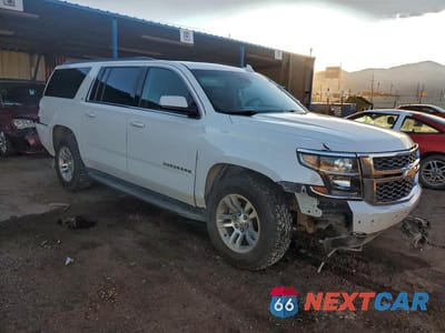 Czwarte zdjęcie samochodu z boku: 2018 CHEVROLET SUBURBAN K1500 LT VIN:1GNSKHKC9JR240855 - miniatura