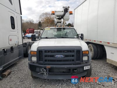 Piąte zdjęcie samochodu w środku: 2008 FORD F450 SUPER DUTY BUCKET TRUCK VIN:1FDXF46Y78EE41300 - miniatura