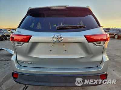 Zdjęcie 6 z 14 samochodu: 2017 TOYOTA HIGHLANDER LE VIN:5TDZARFH8HS030698 - miniatura