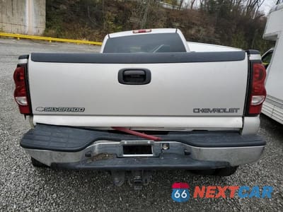 Zdjęcie 6 z 14 samochodu: 2005 CHEVROLET SILVERADO K3500 VIN:1GCJK33245F957748 - miniatura