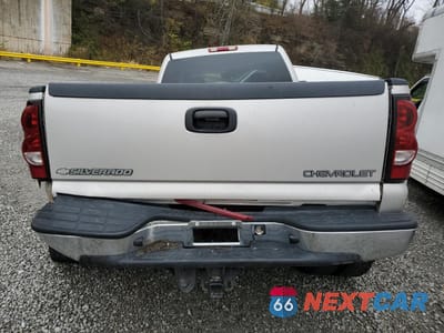 Zdjęcie 6 z 14 samochodu: 2005 CHEVROLET SILVERADO K3500 VIN:1GCJK33245F957748 - miniatura