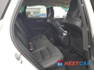 Zdjęcie 11 z 12 samochodu: 2022 VOLVO XC60 B5 MOMENTUM VIN:YV4L12RK4N1080010 - miniatura