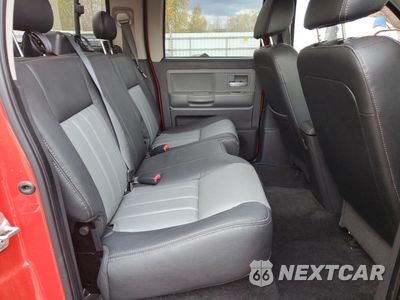 Zdjęcie 10 z 15 samochodu: 2008 DODGE DAKOTA QUAD LARAMIE VIN:1D7HW58N28S545122 - miniatura