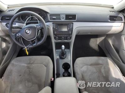 Zdjęcie 8 z 12 samochodu: 2016 VOLKSWAGEN PASSAT S VIN:1VWAT7A35GC043803 - miniatura