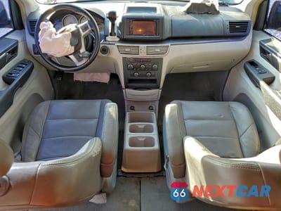 Zdjęcie 8 z 15 samochodu: 2012 VOLKSWAGEN ROUTAN S VIN:2C4RVAAG2CR393830 - miniatura