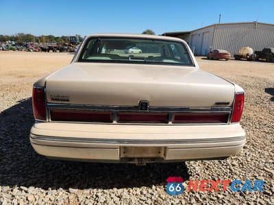 Zdjęcie 6 z 12 samochodu: 1996 LINCOLN TOWN CAR CARTIER VIN:1LNLM83W6TY635368 - miniatura