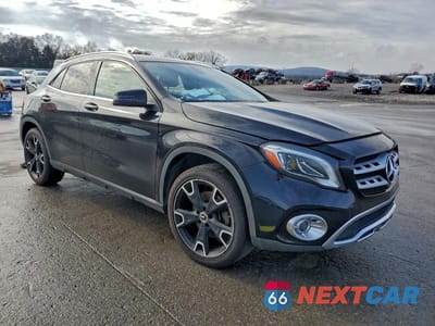 Czwarte zdjęcie samochodu z boku: 2019 MERCEDES-BENZ B GLA 250 VIN:WDCTG4EB2KU007158 - miniatura