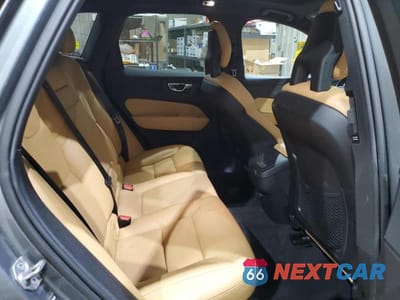 Zdjęcie 11 z 13 samochodu: 2018 VOLVO XC60 T6 MOMENTUM VIN:YV4A22RK3J1094253 - miniatura
