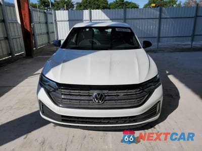 Piąte zdjęcie samochodu w środku: 2023 VOLKSWAGEN JETTA SPORT VIN:3VWAM7BU2PM017582 - miniatura