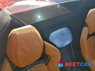 Zdjęcie 10 z 11 samochodu: 2021 CHEVROLET CORVETTE STINGRAY 3LT VIN:1G1YC3D40M5108340 - miniatura