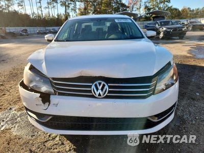 Piąte zdjęcie samochodu w środku: 2014 VOLKSWAGEN PASSAT S VIN:1VWAP7A33EC009781 - miniatura