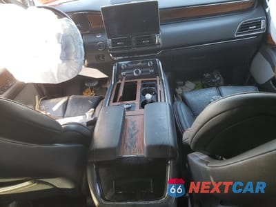 Zdjęcie 8 z 13 samochodu: 2023 LINCOLN NAVIGATOR BLACK LABEL VIN:5LMJJ2TG6PEL00217 - miniatura