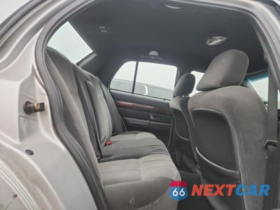 Zdjęcie 10 z 14 samochodu: 2005 MERCURY GRAND MARQUIS GS VIN:2MEFM74W65X631624 - miniatura